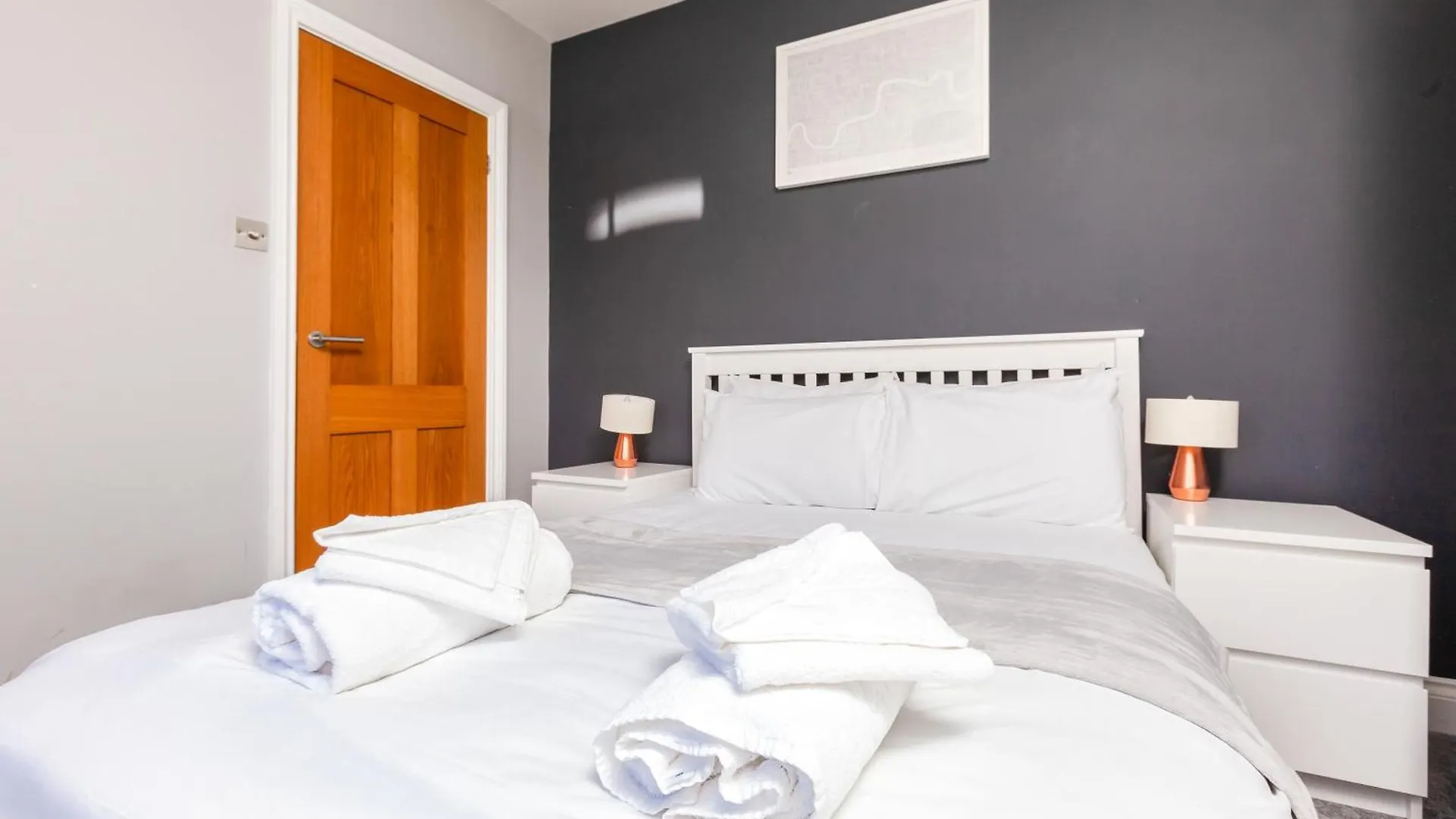 Apartment Modern And Stylish 2 Bedroom House In Brighton