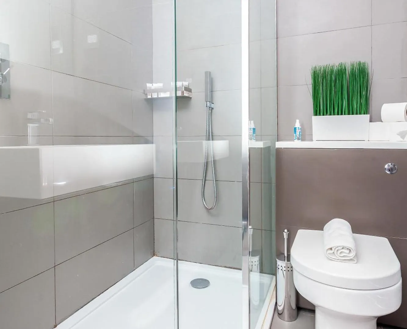 Modern And Stylish 2 Bedroom House In Brighton Apartment
