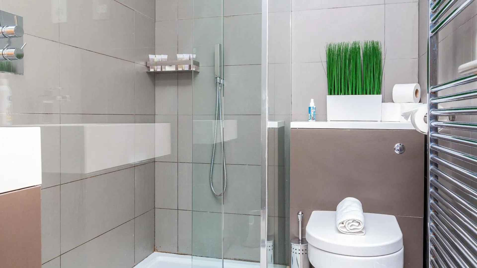 Modern And Stylish 2 Bedroom House In Brighton 0*,