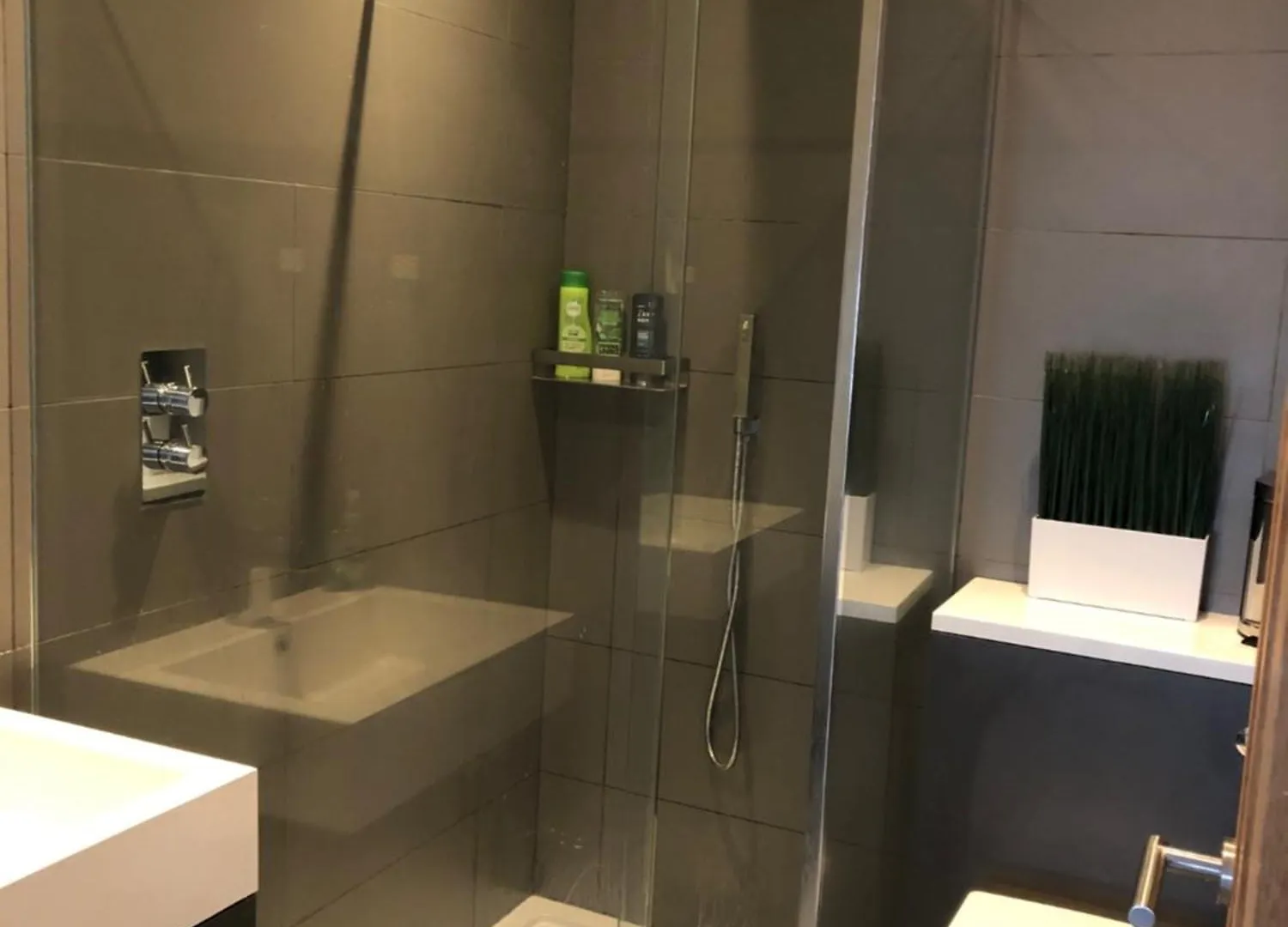 Modern And Stylish 2 Bedroom House In Brighton Apartment
